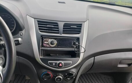 Hyundai Solaris II рестайлинг, 2012 год, 750 000 рублей, 8 фотография