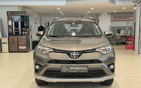 Toyota RAV4, 2017 год, 2 860 000 рублей, 2 фотография