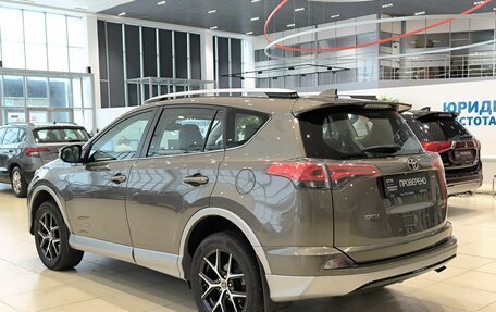 Toyota RAV4, 2017 год, 2 860 000 рублей, 7 фотография