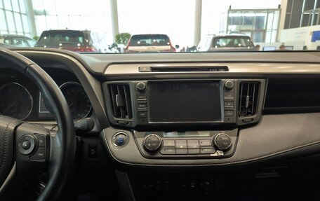 Toyota RAV4, 2017 год, 2 860 000 рублей, 15 фотография