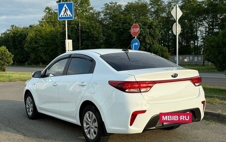KIA Rio IV, 2018 год, 990 000 рублей, 3 фотография