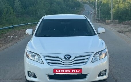 Toyota Camry, 2011 год, 1 650 000 рублей, 2 фотография