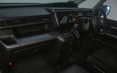 Honda Stepwgn IV, 2018 год, 2 599 000 рублей, 18 фотография