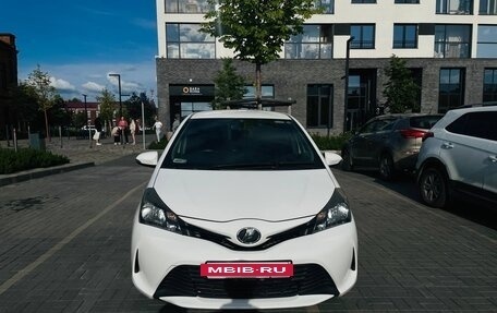 Toyota Vitz, 2014 год, 950 000 рублей, 2 фотография