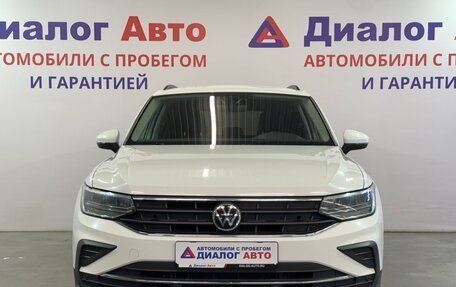Volkswagen Tiguan II, 2021 год, 2 433 000 рублей, 2 фотография