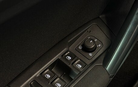 Volkswagen Tiguan II, 2021 год, 2 433 000 рублей, 11 фотография