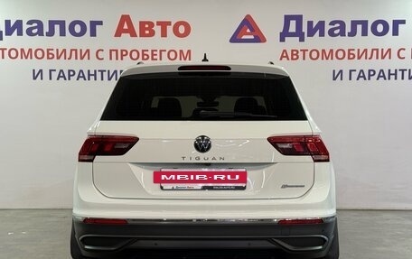 Volkswagen Tiguan II, 2021 год, 2 433 000 рублей, 4 фотография
