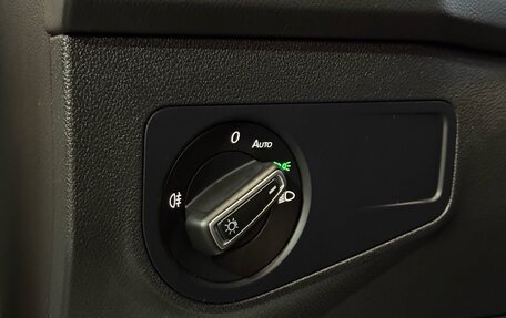 Volkswagen Tiguan II, 2021 год, 2 433 000 рублей, 13 фотография