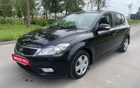 KIA cee'd I рестайлинг, 2010 год, 700 000 рублей, 2 фотография
