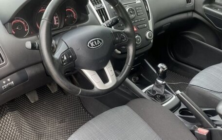 KIA cee'd I рестайлинг, 2010 год, 700 000 рублей, 14 фотография
