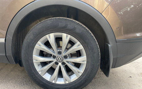 Volkswagen Tiguan II, 2017 год, 2 850 000 рублей, 6 фотография