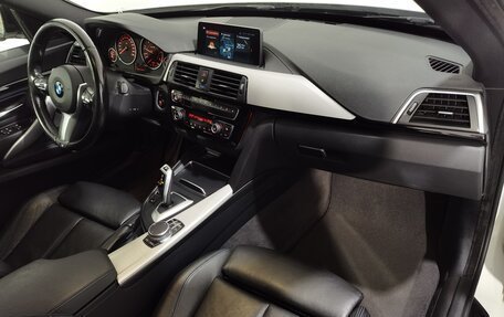 BMW 3 серия, 2019 год, 3 290 000 рублей, 18 фотография