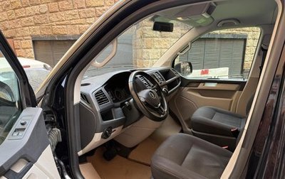 Volkswagen Caravelle T6 рестайлинг, 2018 год, 3 300 000 рублей, 1 фотография