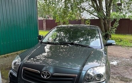 Toyota Avensis III рестайлинг, 2007 год, 850 000 рублей, 2 фотография