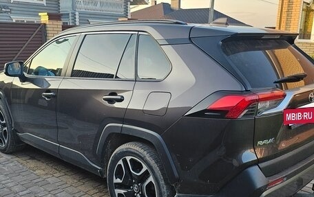 Toyota RAV4, 2020 год, 3 400 000 рублей, 2 фотография
