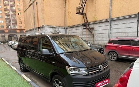 Volkswagen Caravelle T6 рестайлинг, 2018 год, 3 300 000 рублей, 4 фотография