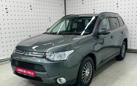 Mitsubishi Outlander III рестайлинг 3, 2013 год, 1 299 000 рублей, 1 фотография