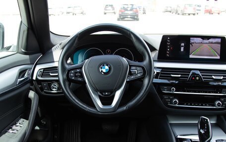 BMW 5 серия, 2019 год, 3 950 000 рублей, 13 фотография