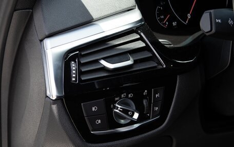 BMW 5 серия, 2019 год, 3 950 000 рублей, 18 фотография
