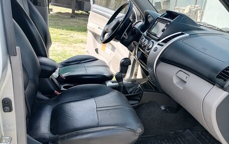 Mitsubishi Pajero Sport II рестайлинг, 2014 год, 1 800 000 рублей, 14 фотография