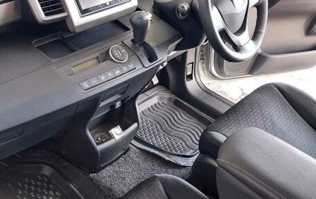 Honda Freed I, 2010 год, 1 230 000 рублей, 4 фотография