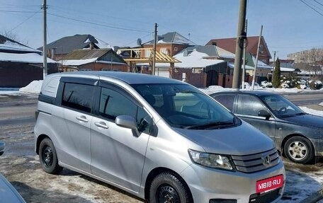 Honda Freed I, 2010 год, 1 230 000 рублей, 2 фотография
