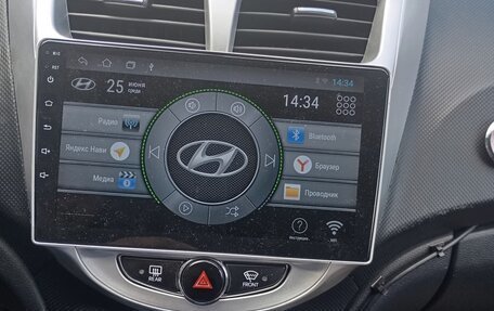 Hyundai Solaris II рестайлинг, 2013 год, 730 000 рублей, 20 фотография
