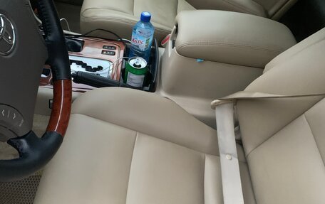 Toyota Land Cruiser 100 рестайлинг 2, 2004 год, 2 100 000 рублей, 9 фотография