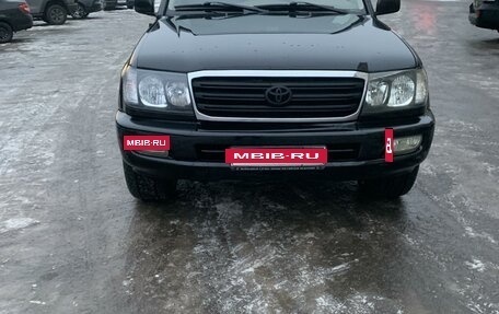 Toyota Land Cruiser 100 рестайлинг 2, 2004 год, 2 100 000 рублей, 8 фотография