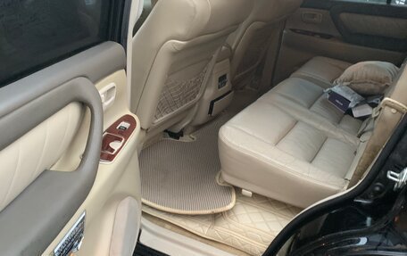 Toyota Land Cruiser 100 рестайлинг 2, 2004 год, 2 100 000 рублей, 27 фотография