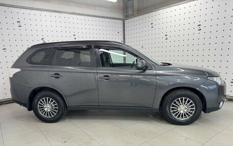 Mitsubishi Outlander III рестайлинг 3, 2013 год, 1 299 000 рублей, 8 фотография