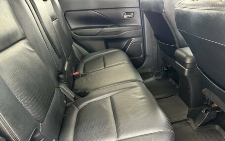 Mitsubishi Outlander III рестайлинг 3, 2013 год, 1 299 000 рублей, 11 фотография