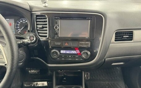 Mitsubishi Outlander III рестайлинг 3, 2013 год, 1 299 000 рублей, 15 фотография