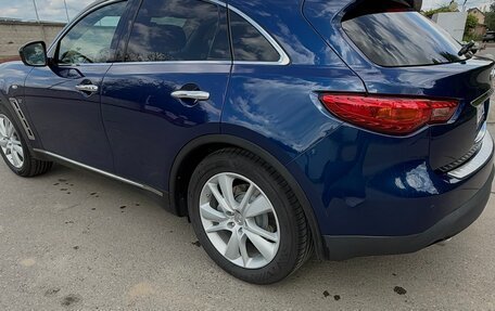 Infiniti QX70, 2013 год, 2 500 000 рублей, 2 фотография
