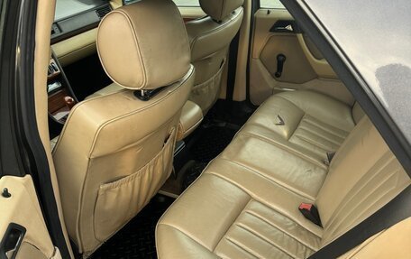 Mercedes-Benz E-Класс, 1993 год, 450 000 рублей, 10 фотография