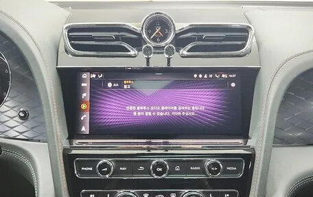 Bentley Bentayga I, 2022 год, 20 560 000 рублей, 10 фотография