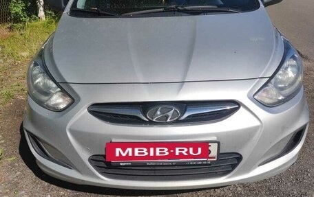 Hyundai Solaris II рестайлинг, 2013 год, 600 000 рублей, 2 фотография