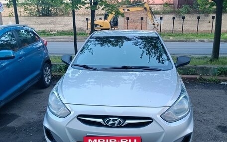 Hyundai Solaris II рестайлинг, 2013 год, 600 000 рублей, 12 фотография