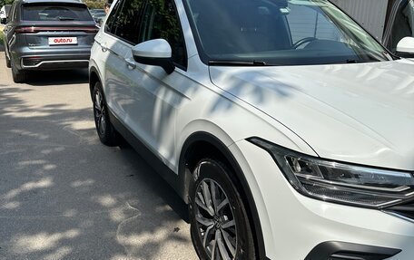 Volkswagen Tiguan II, 2021 год, 2 650 000 рублей, 17 фотография