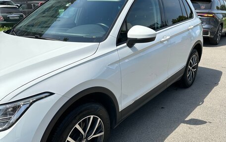 Volkswagen Tiguan II, 2021 год, 2 650 000 рублей, 16 фотография