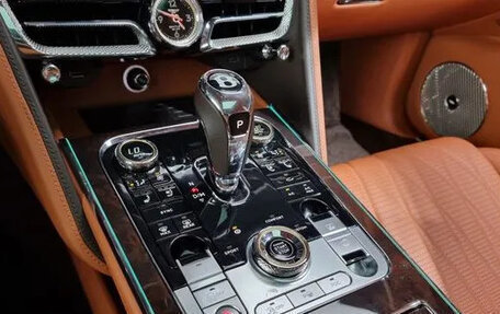 Bentley Flying Spur, 2022 год, 17 750 000 рублей, 9 фотография