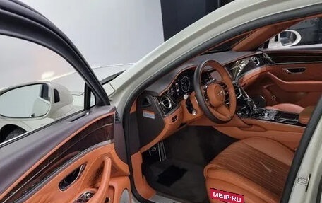 Bentley Flying Spur, 2022 год, 17 750 000 рублей, 10 фотография