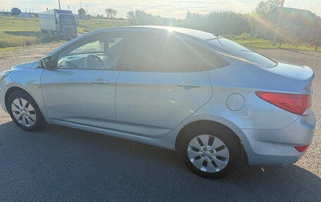 Hyundai Solaris II рестайлинг, 2013 год, 799 999 рублей, 1 фотография