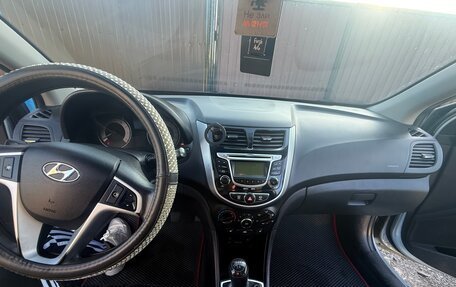 Hyundai Solaris II рестайлинг, 2013 год, 799 999 рублей, 6 фотография