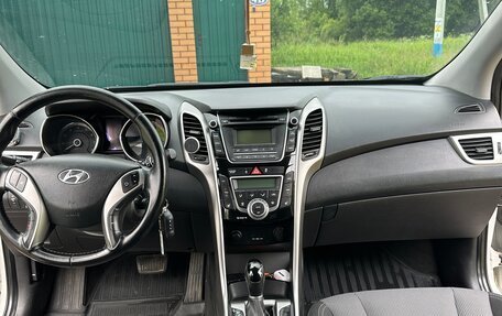 Hyundai i30 II рестайлинг, 2012 год, 1 000 000 рублей, 10 фотография