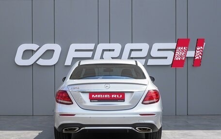 Mercedes-Benz E-Класс, 2020 год, 3 780 000 рублей, 4 фотография