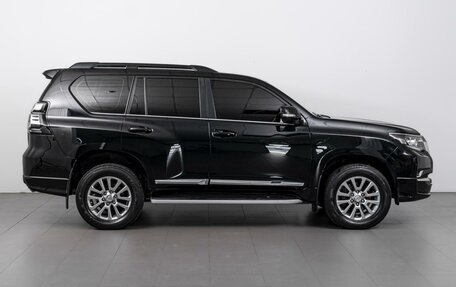Toyota Land Cruiser Prado 150 рестайлинг 2, 2019 год, 5 499 000 рублей, 5 фотография