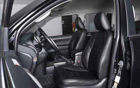 Toyota Land Cruiser Prado 150 рестайлинг 2, 2019 год, 5 499 000 рублей, 13 фотография