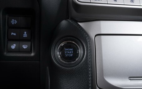 Toyota Land Cruiser Prado 150 рестайлинг 2, 2019 год, 5 499 000 рублей, 21 фотография