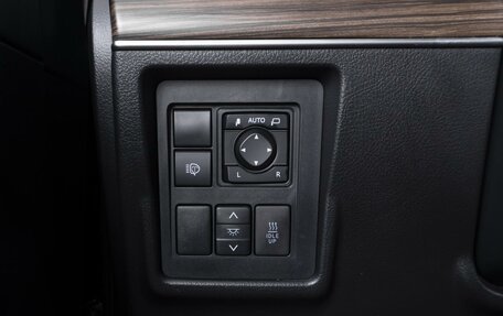 Toyota Land Cruiser Prado 150 рестайлинг 2, 2019 год, 5 499 000 рублей, 24 фотография